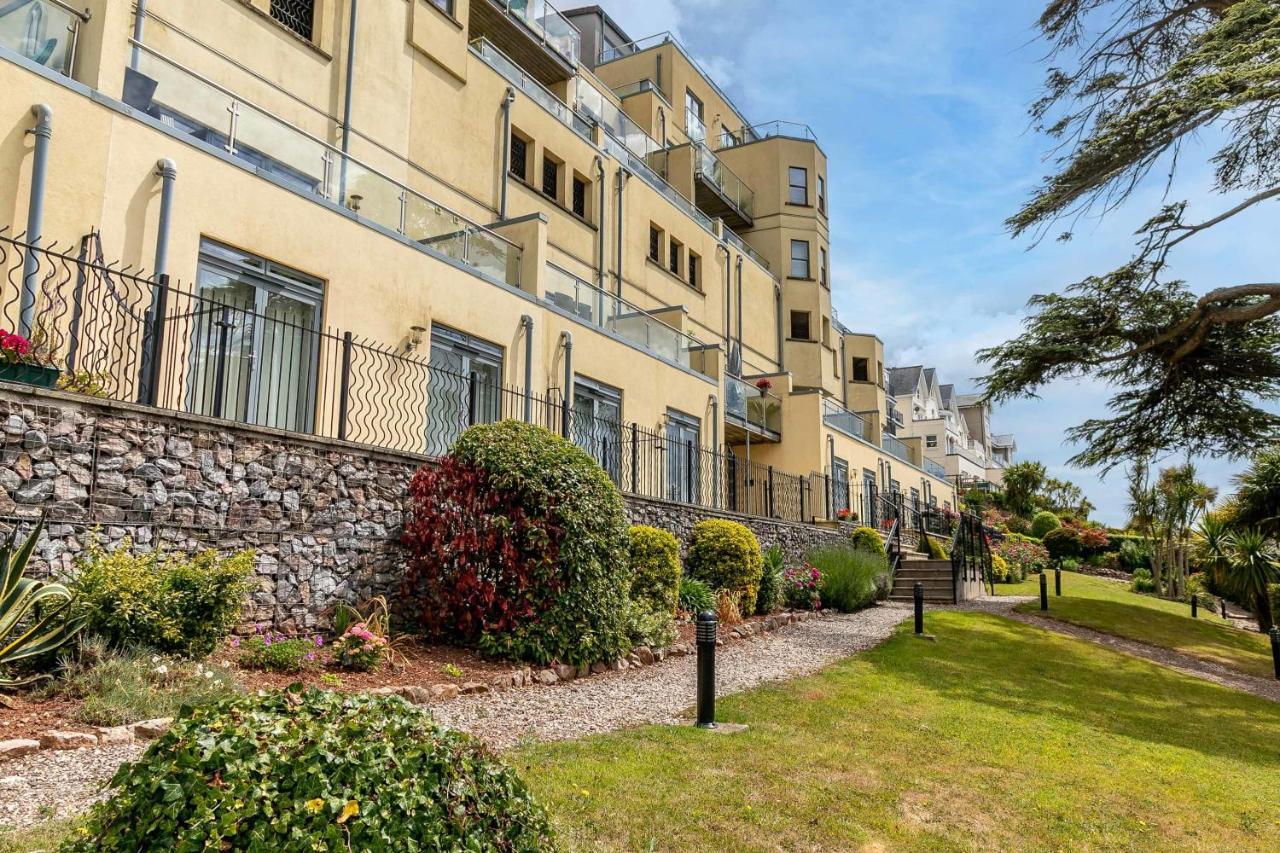 A7 Masts - Striking Beach Bolthole Apartment With Beautiful Sea Views Private Balcony & Parking Torquay Exterior photo